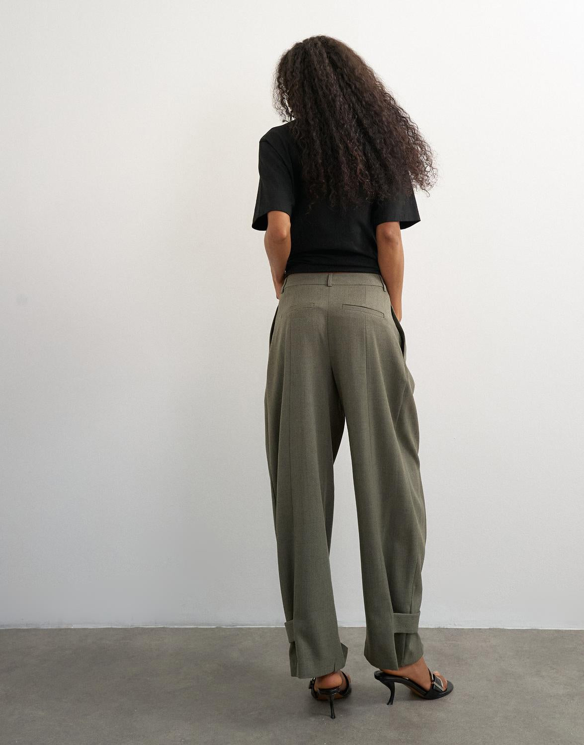 model_shot-back